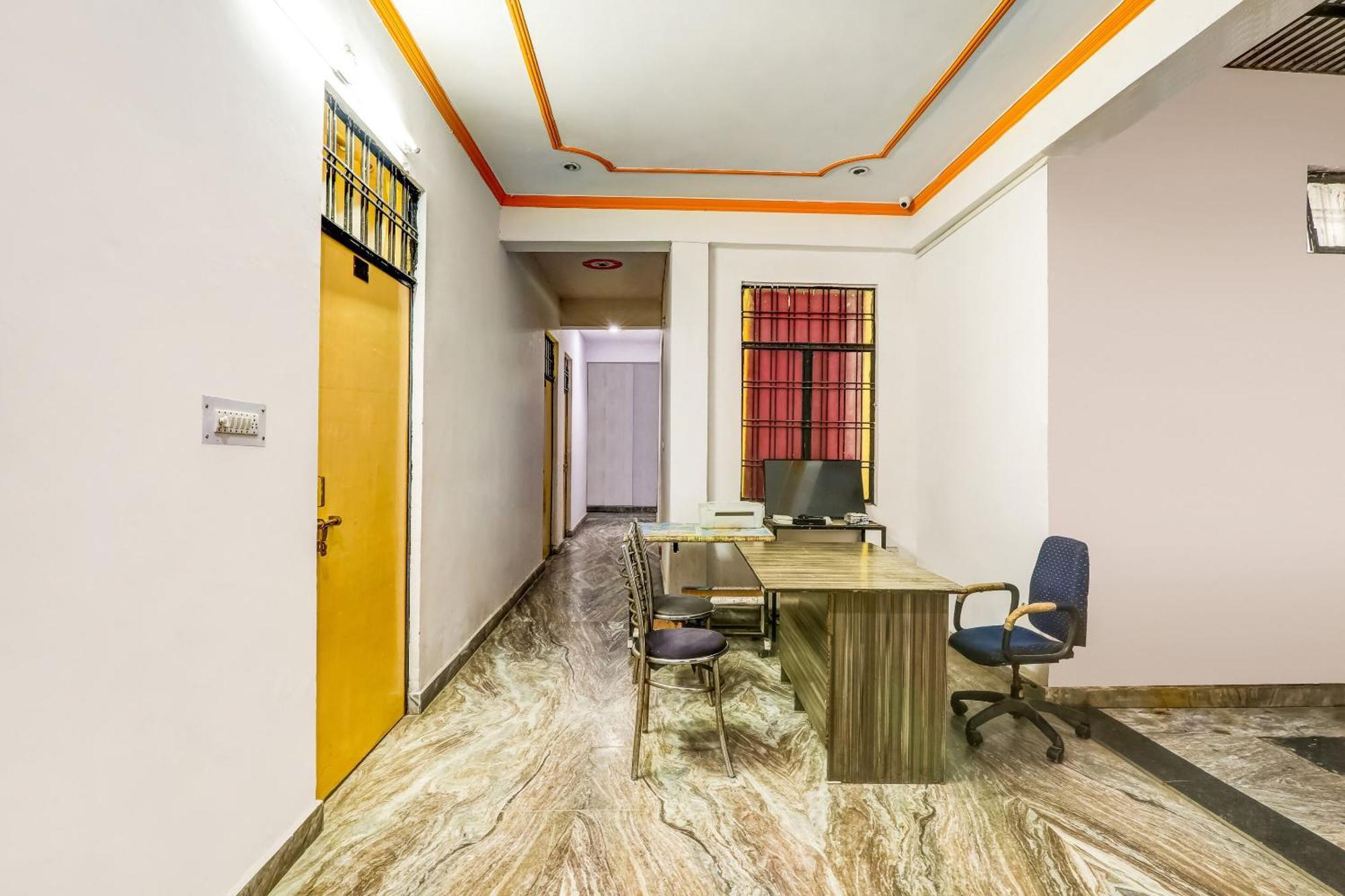 Spot On Ganpati Palace Lucknow Eksteriør bilde
